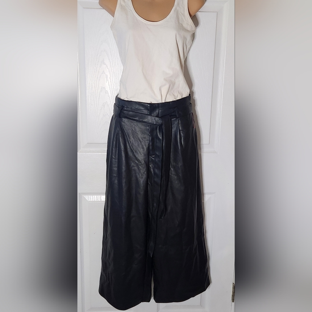 Zara Black Faux Leather Culotte Pants